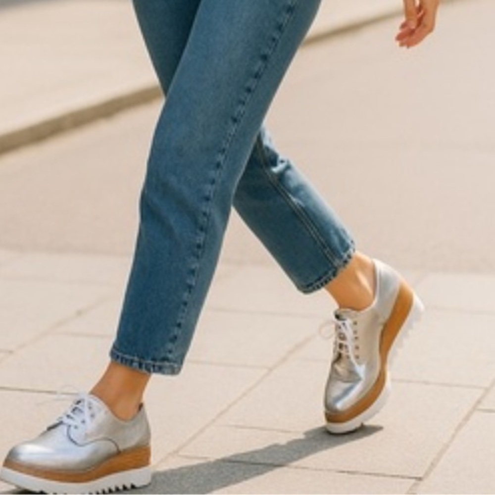 Fizz Reen Silver Platform Shoes